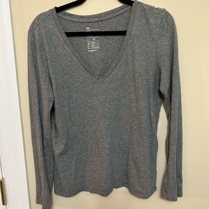 Gap long sleeve v neck t shirt